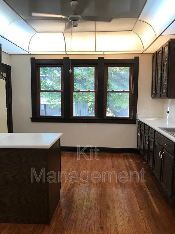 Foto del edificio - 4431 Commonwealth Ave