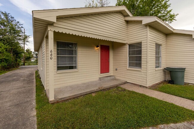 Foto del edificio - Just Renovated! Close to Hwy 287 Immediate...