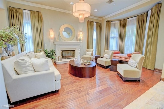 Building Photo - 7 br, 8 bath House - 69 W Longden Ave