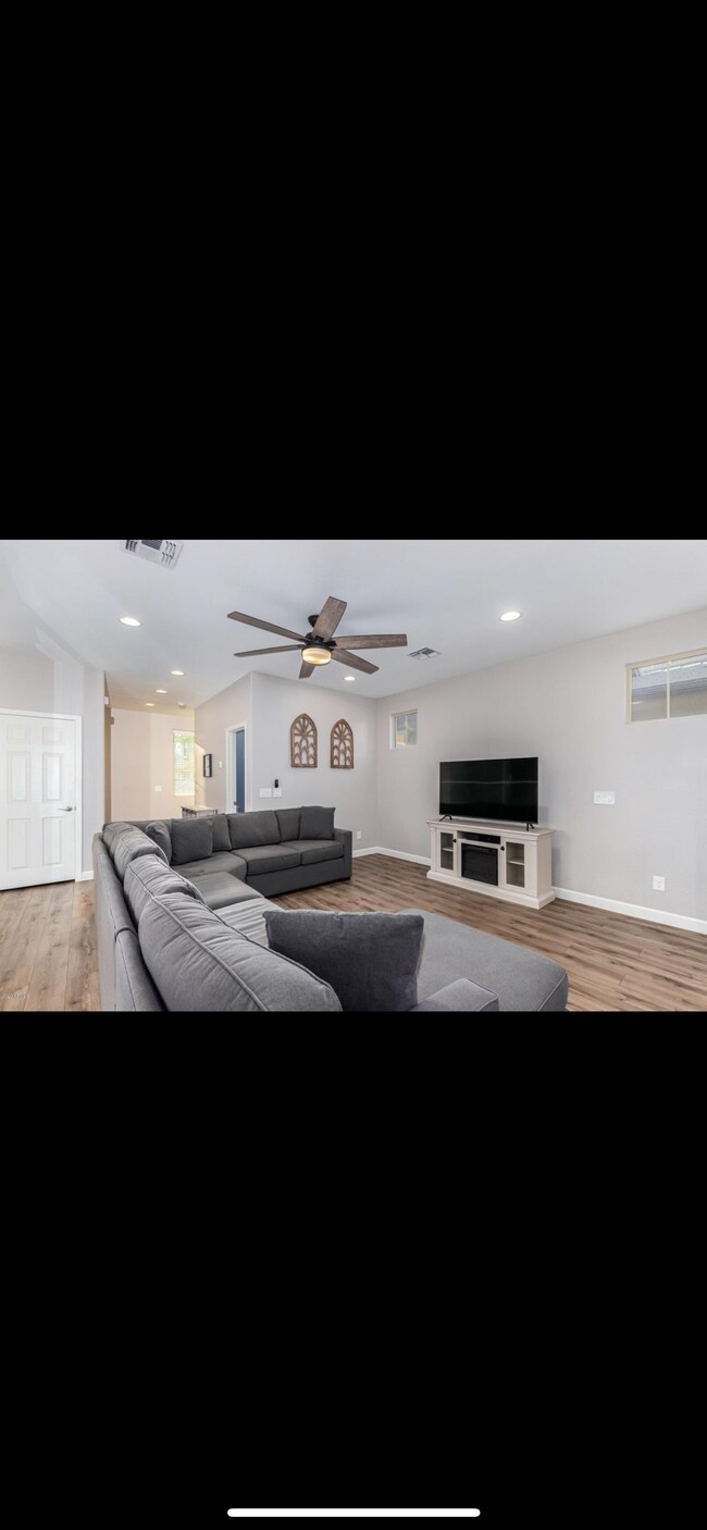 Foto del edificio - 2264 S Henry Ln