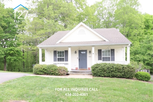 Conveniently Located Single Family Home with lots of space! - Conveniently Located Single Family Home with lots of space!