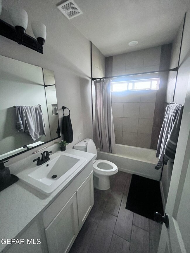 Building Photo - 12873 Haxby St