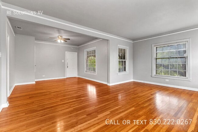 Building Photo - 336 E Lullwood Ave