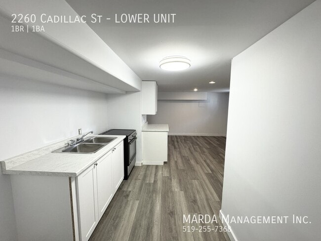 Photo du bâtiment - NEWLY RENOVATED 1 BED/1 BATH LOWER UNIT EAST + 20% OF UTILITIES