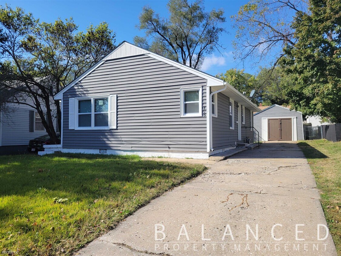 Primary Photo - 2 br, 1 bath House - 715 SW Medford Ave