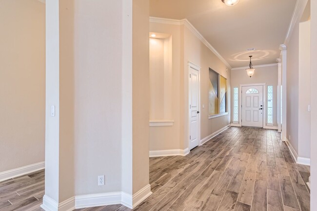 Building Photo - 6609 Carrington Dr