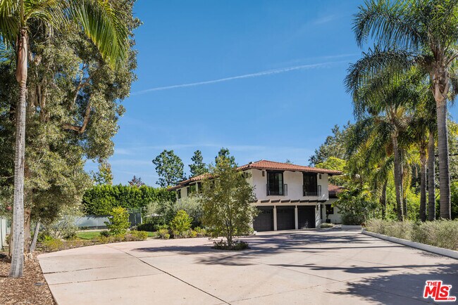 Foto del edificio - 7651 Willow Glen Rd