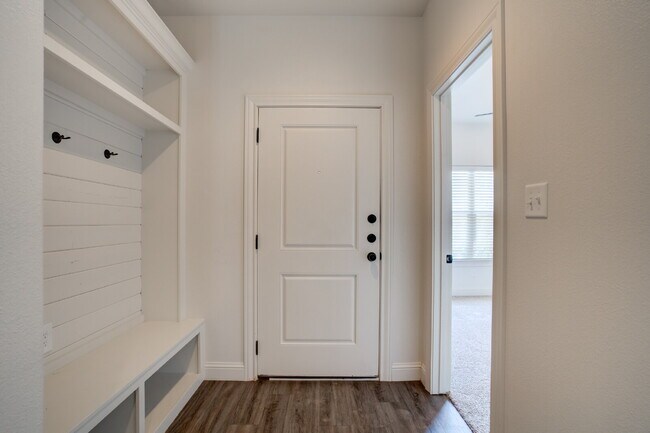 Building Photo - 1/2 off First Months! Rent Newer Cooper Me...