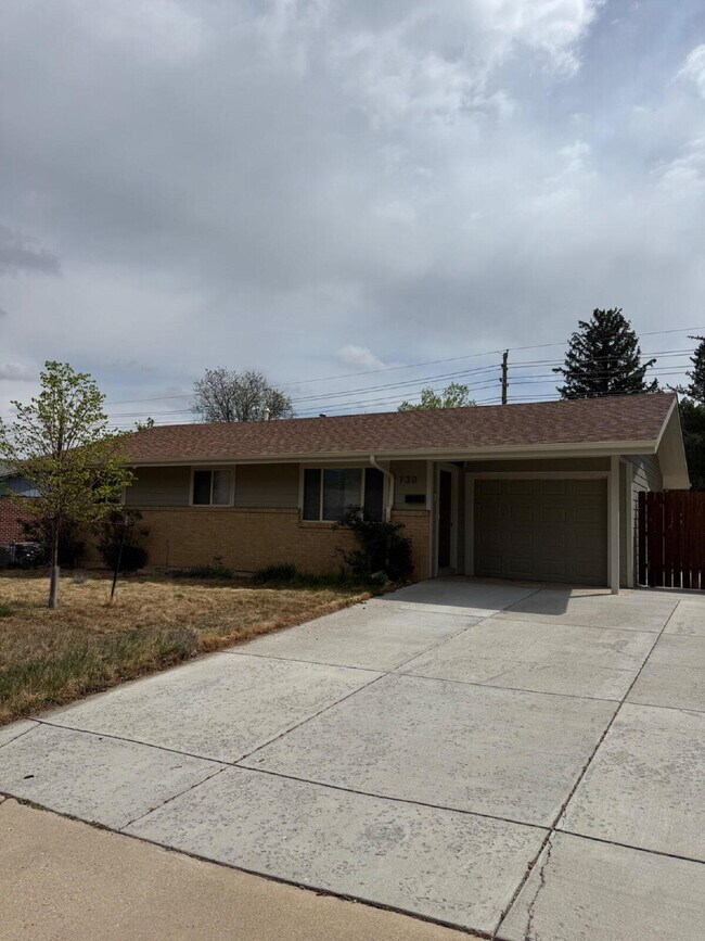 Foto del edificio - Cute 3 Bed with large fenced yard and garage! Great location in Boulder!