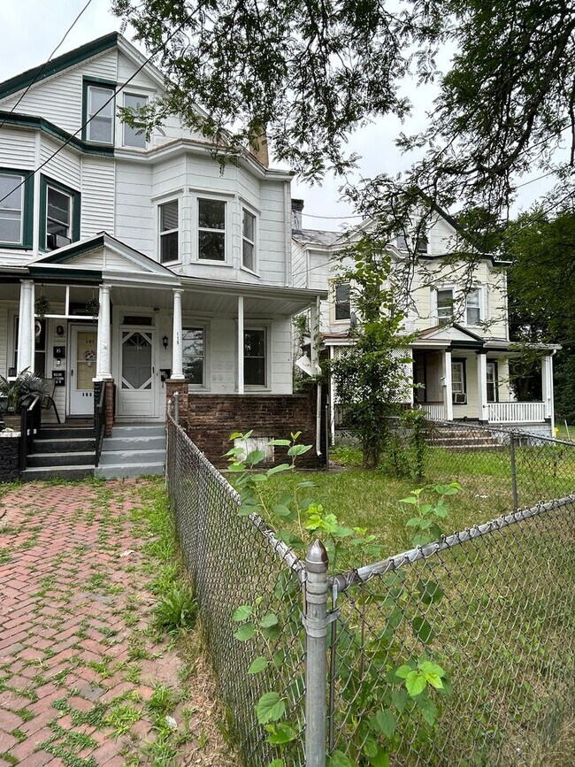 Foto del edificio - 118 N Overbrook Ave