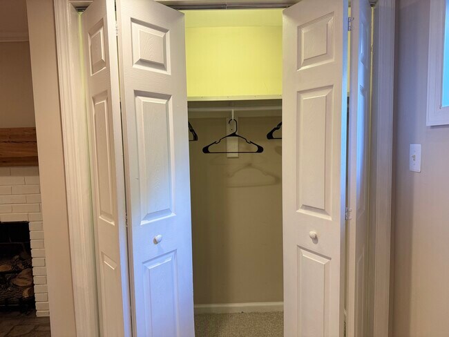 Foto del edificio - 5708 Wilson Ln