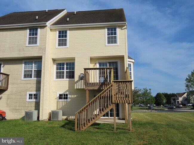 Foto del edificio - 104 E Sheldrake Cir