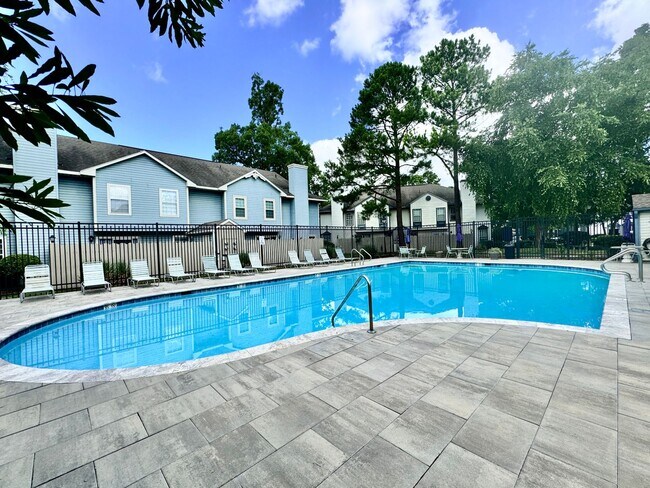 Building Photo - Ready NOW! 2 Generous Master Suites w/Priv...