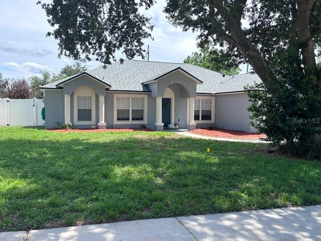 Building Photo - 1004 Chateau Cir