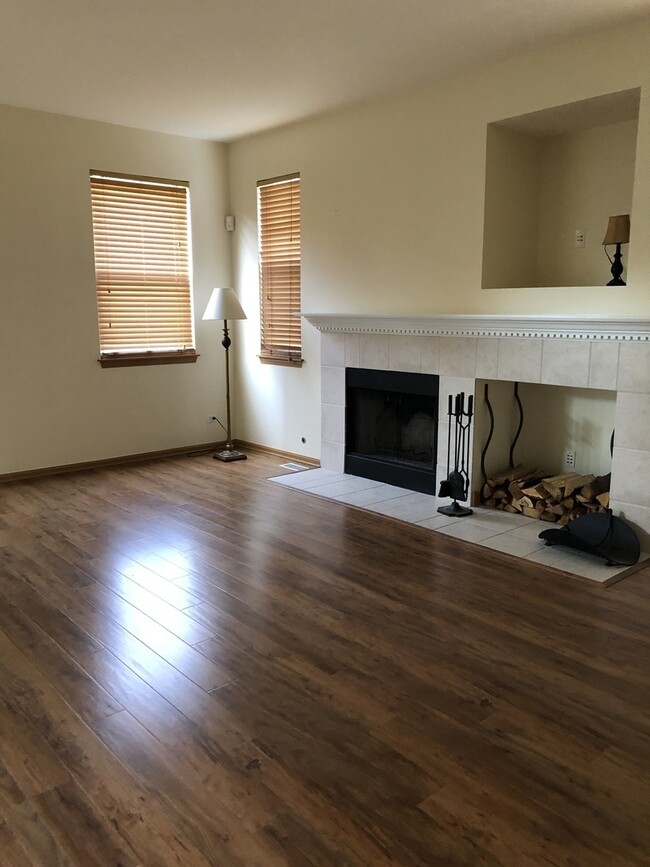 Building Photo - 1860 Fescue Dr