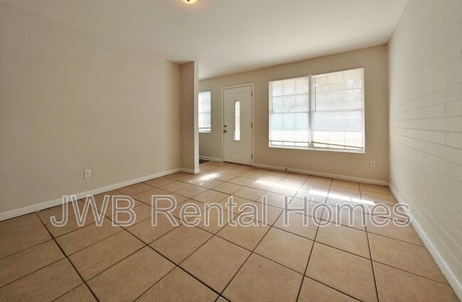 Building Photo - 2130 Patou Dr W