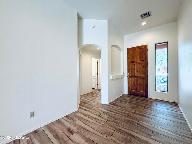 Building Photo - 5206 N Canyon Rise Pl