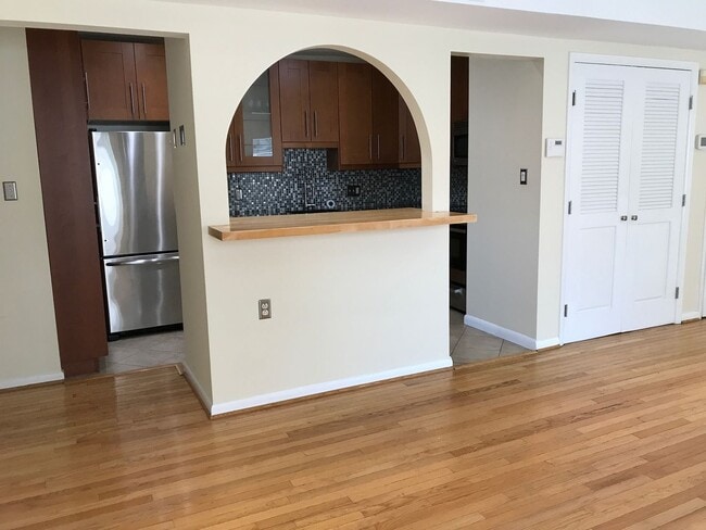 Building Photo - Heart of Dupont Circle Beautiful 2 Bedroom/2 Bath block to Metro
