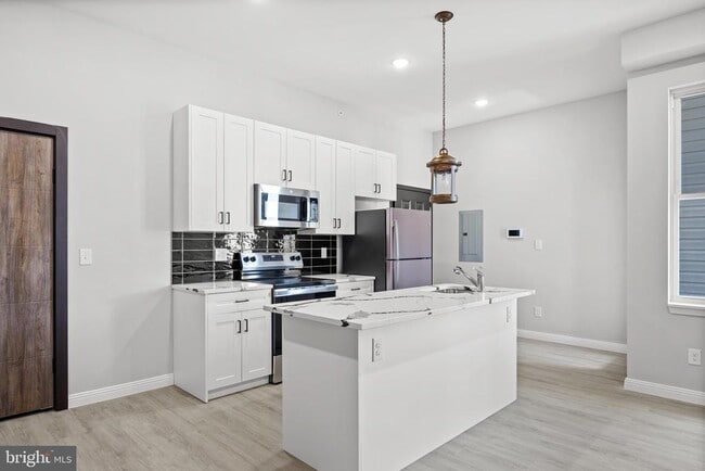 Building Photo - 403 N Simpson St