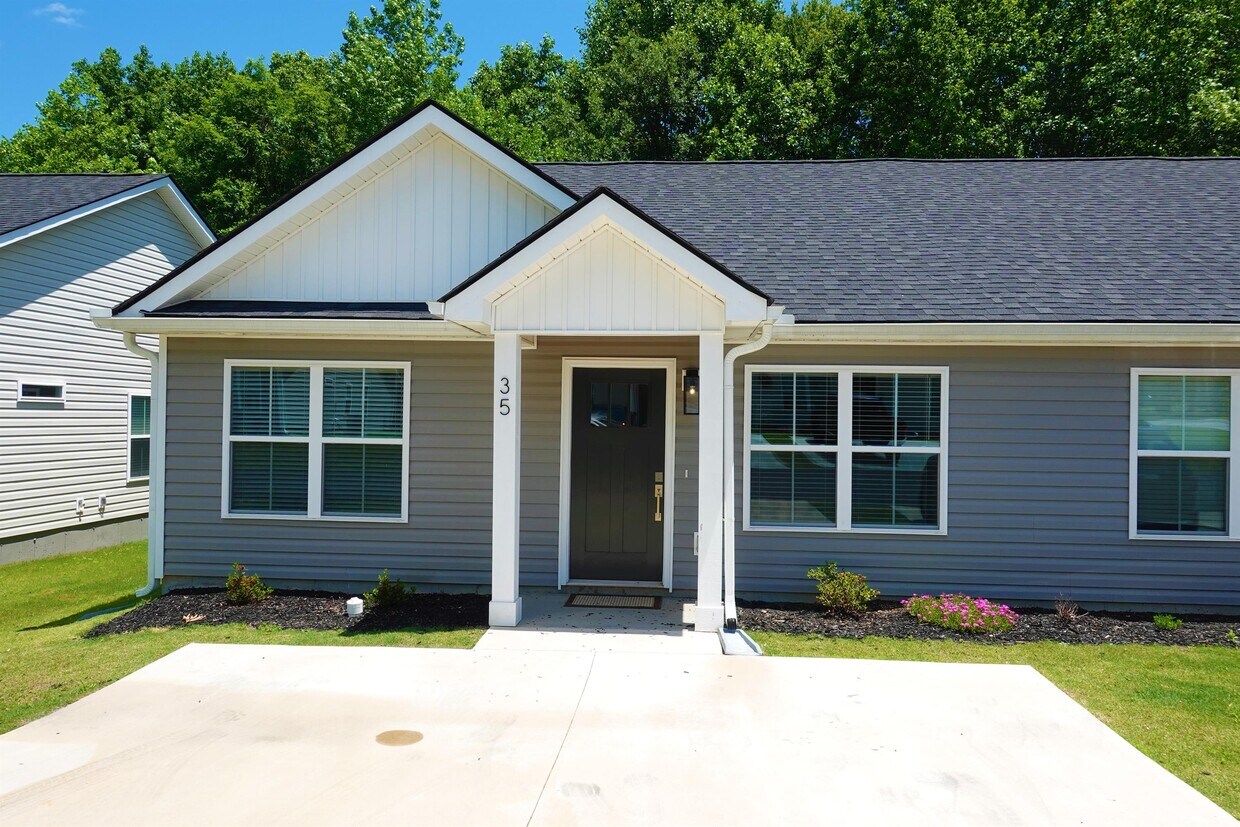 35 Lincoln School Cir, Taylors, SC 29687 House for Rent in Taylors