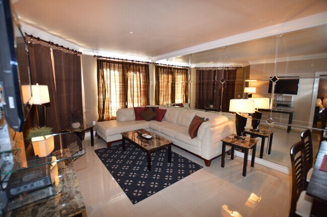 Building Photo - Meridian - Luxury 2 Bed | 2 Bath Condo