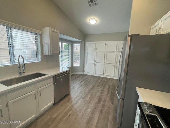 Building Photo - 607 S Winthrop St