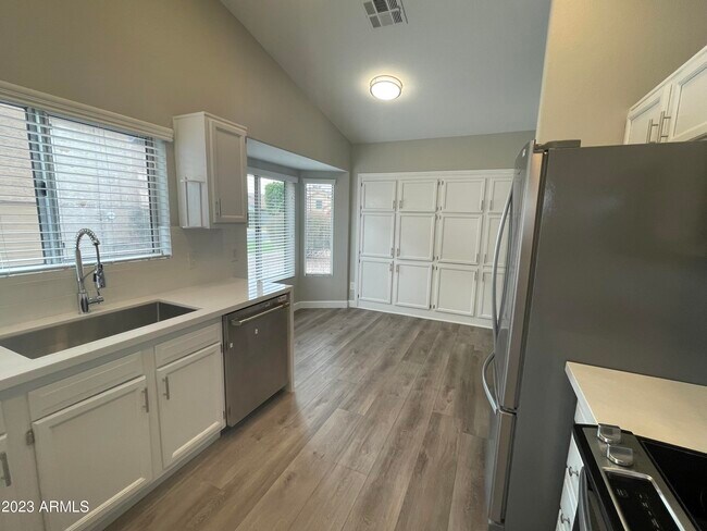 Foto del edificio - 607 S Winthrop St