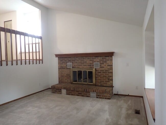 Building Photo - 4885 S Iris St