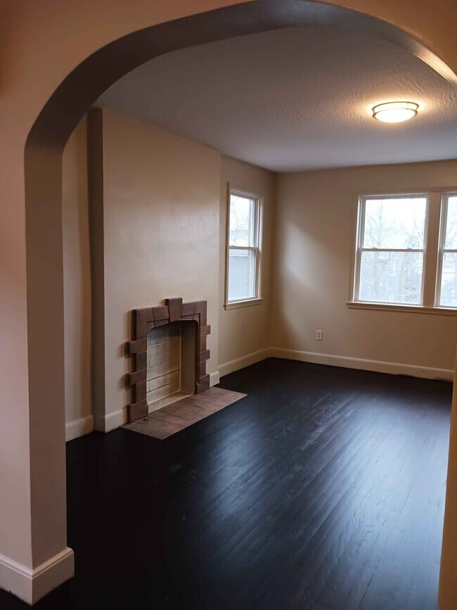 Foto del edificio - 441 E Norwich Ave