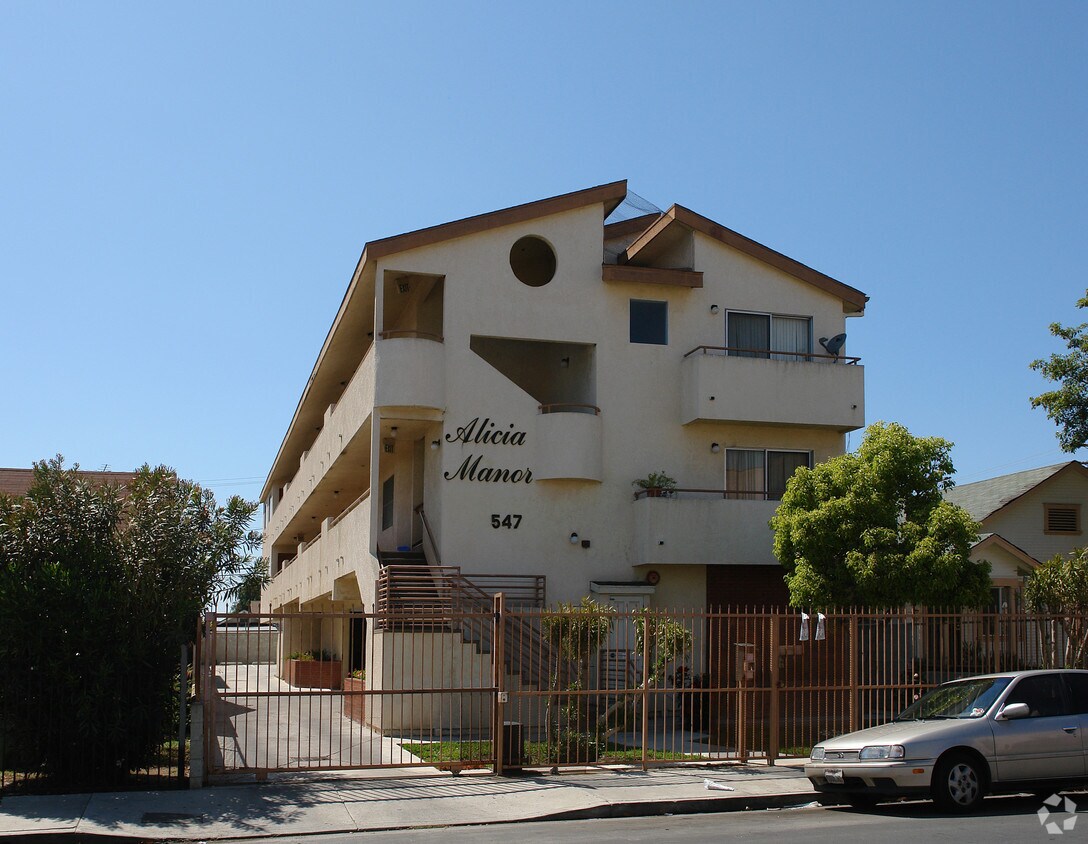 Building Photo - 547 N Kingsley Dr