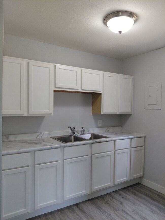 Foto del edificio - 2 bedroom 1 bath house