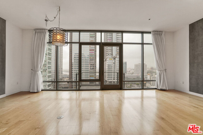 Foto del edificio - 1100 S Hope St