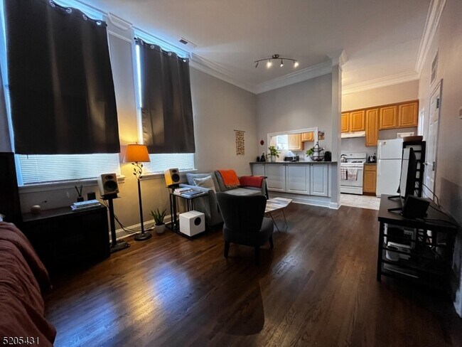 Foto del edificio - 295 Bloomfield Ave