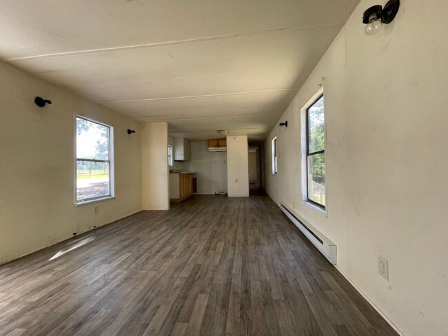 Building Photo - 35 Mineral Spgs Mh Pk
