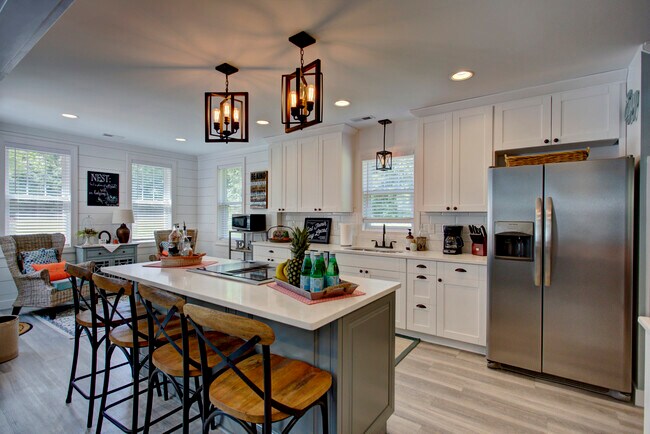 Foto del edificio - 6262 Ware Neck Rd