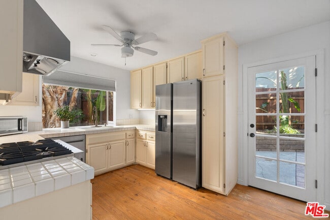 Building Photo - 4324 Willow Glen St