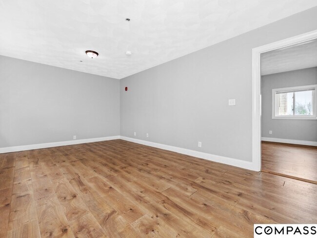 Building Photo - 132 Dolphin Ave