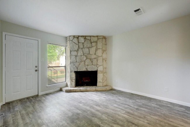 Building Photo - 4307 S 1st St