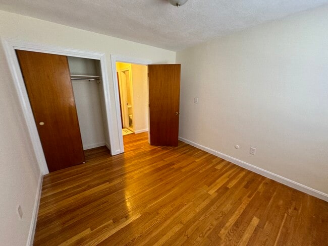 Building Photo - 276 North Beacon St