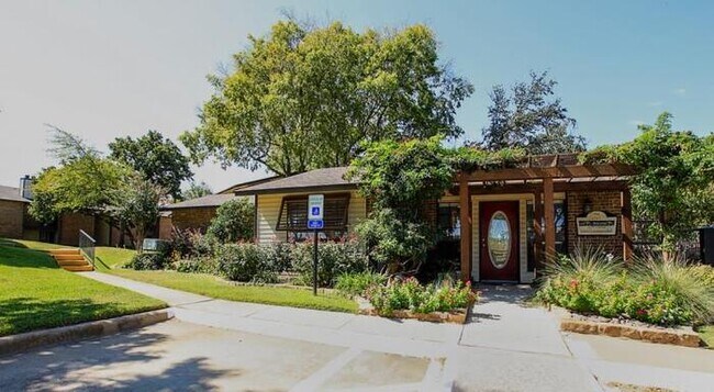 Foto del edificio - 2452 Hwy 121