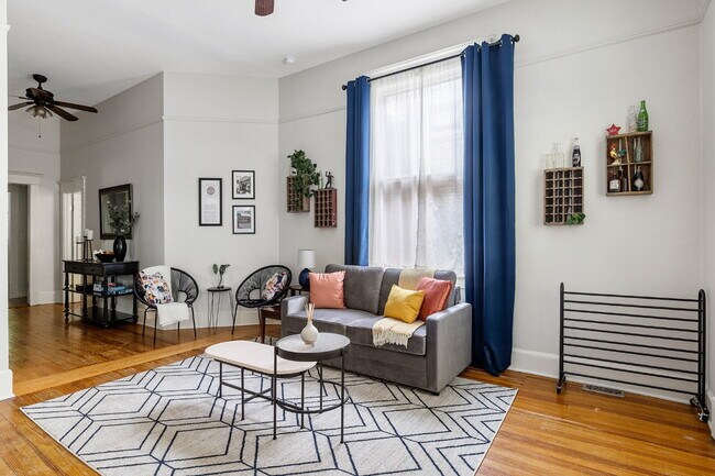 Building Photo - The Laurens Cottage | University Hill