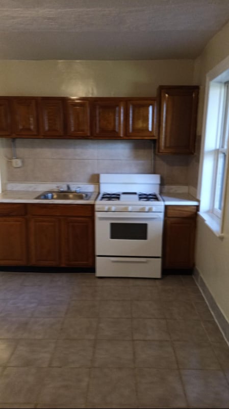 Building Photo - 1154 NY-32