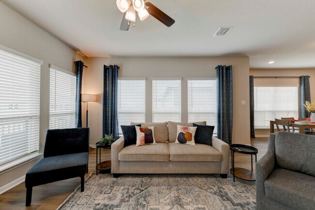 Foto del edificio - 2839 Fox River Dr