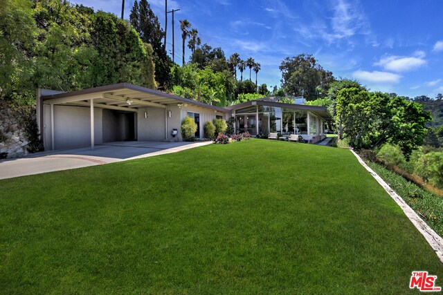 Building Photo - 3641 Glenridge Dr