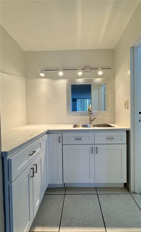 Building Photo - 7900 S Orange Blossom Trail