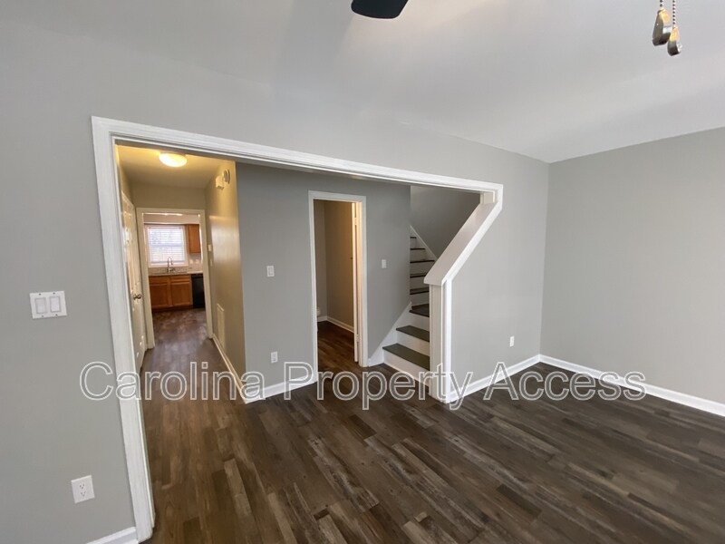 Foto del edificio - 505 Avent Ferry Rd