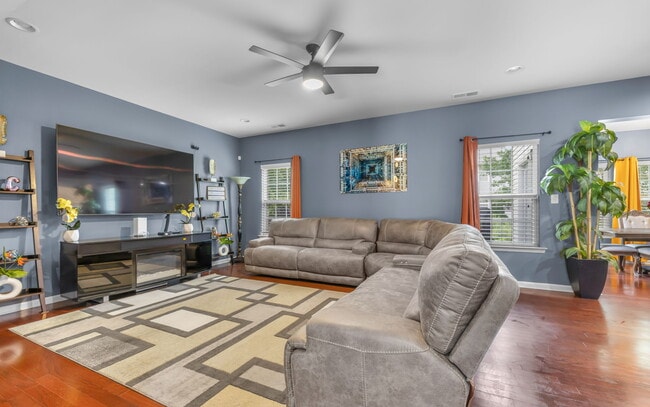 Building Photo - 225 Mayberry Ct
