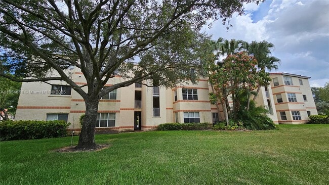 Building Photo - 3360 Pinewalk Dr N
