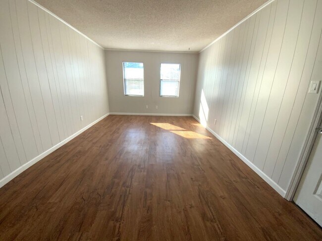 Foto del edificio - Welcome to Ravenwood Drive!