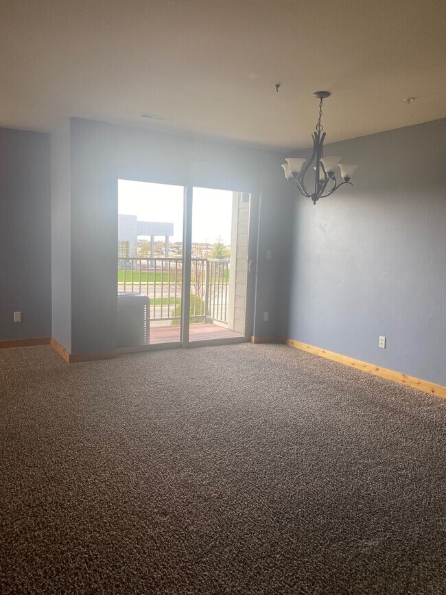 Building Photo - 244 S Cottonwood
